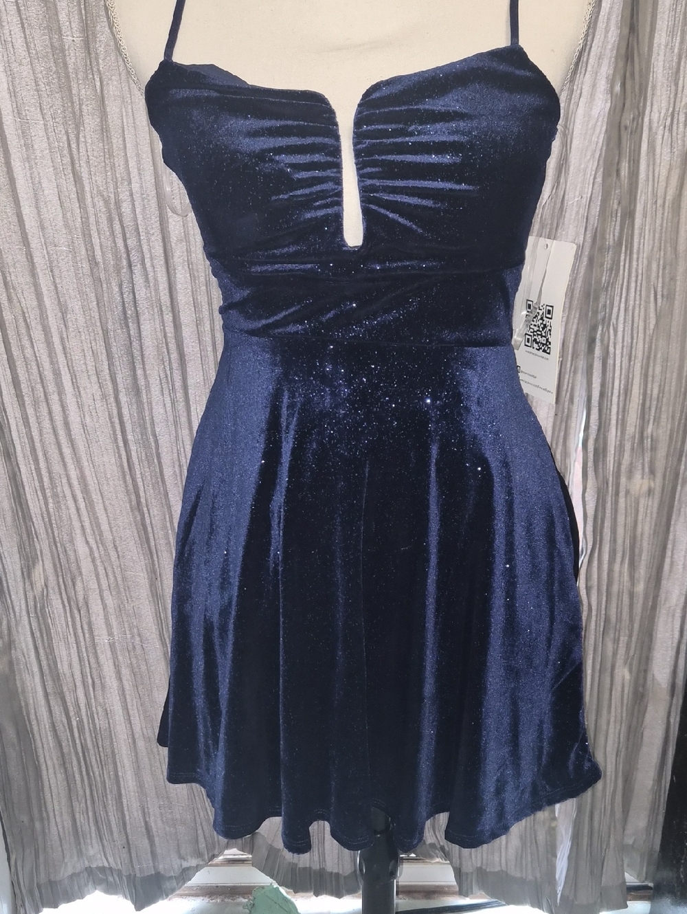 Emerald Sundae Navy Blue Velvet Spaghetti-Strap Midi Dress